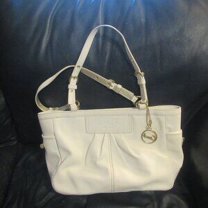 Coach Gallery Beige Tote Pleated Bag, New or Nearly New Condition, w/Storage Bag